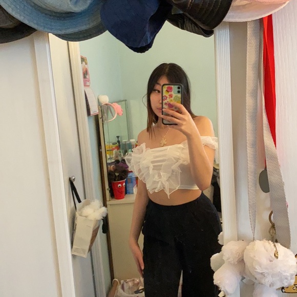 White frilly crop top - Picture 2 of 4